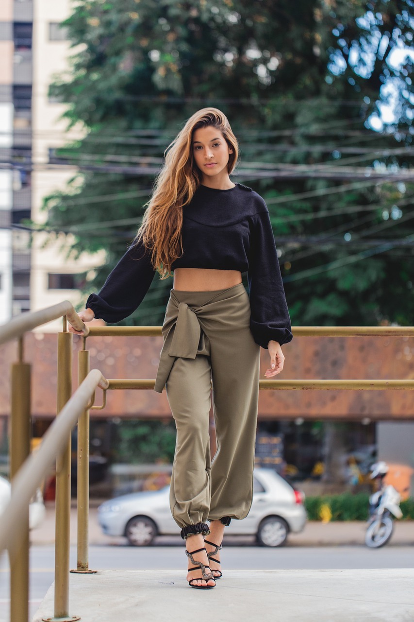 The 10 Most Underrated Mom Outfits That Make You Look Effortlessly Chic